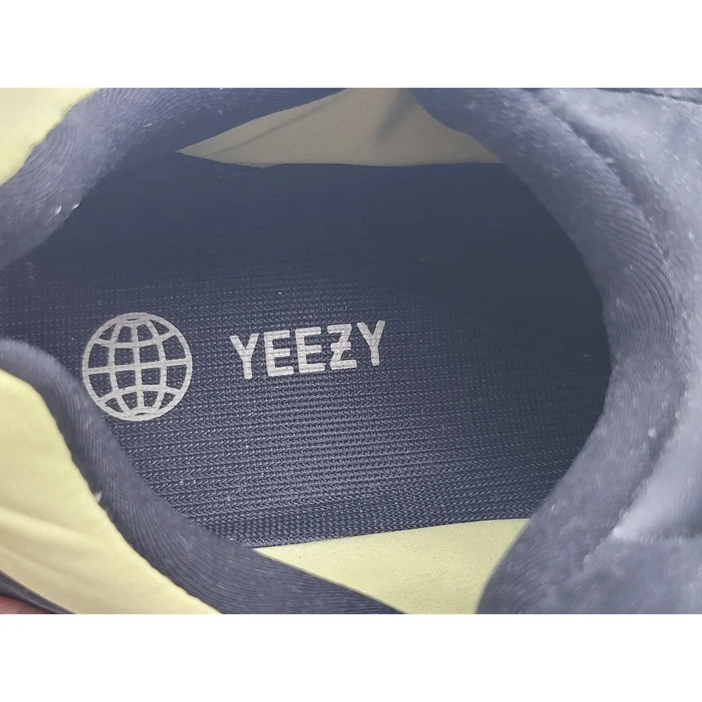 Adidas Yeezy Boost 700 MNVN Resin‎ GW9525 Men's Size 11 Sneakers Green Black YZY
